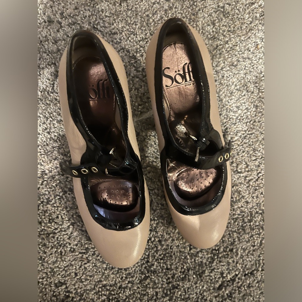 Sofft leather Mary Jane heels, size 6